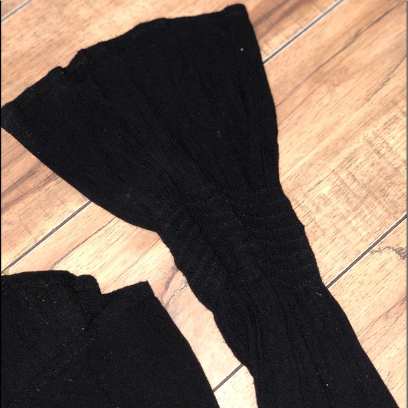 Derek Heart Bell Sleeve Blouse - Picture 5 of 6